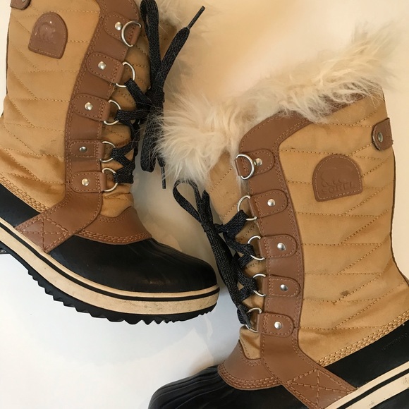 Sorel Joan Of Arcadia Winter Boots - Picture 3 of 13